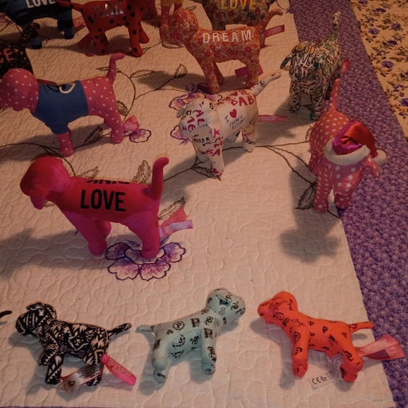 Vintage Victoria's Secret VS Pink Small Mini Pups Dogs Lot Santa Y2K Lot Set - Picture 2 of 6